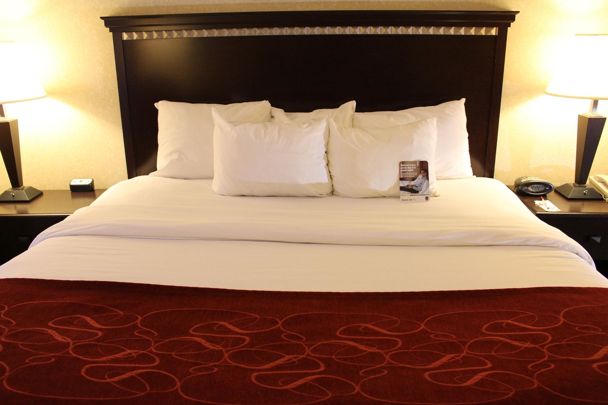 Comfort Suites Canton - Detroit Ngoại thất bức ảnh