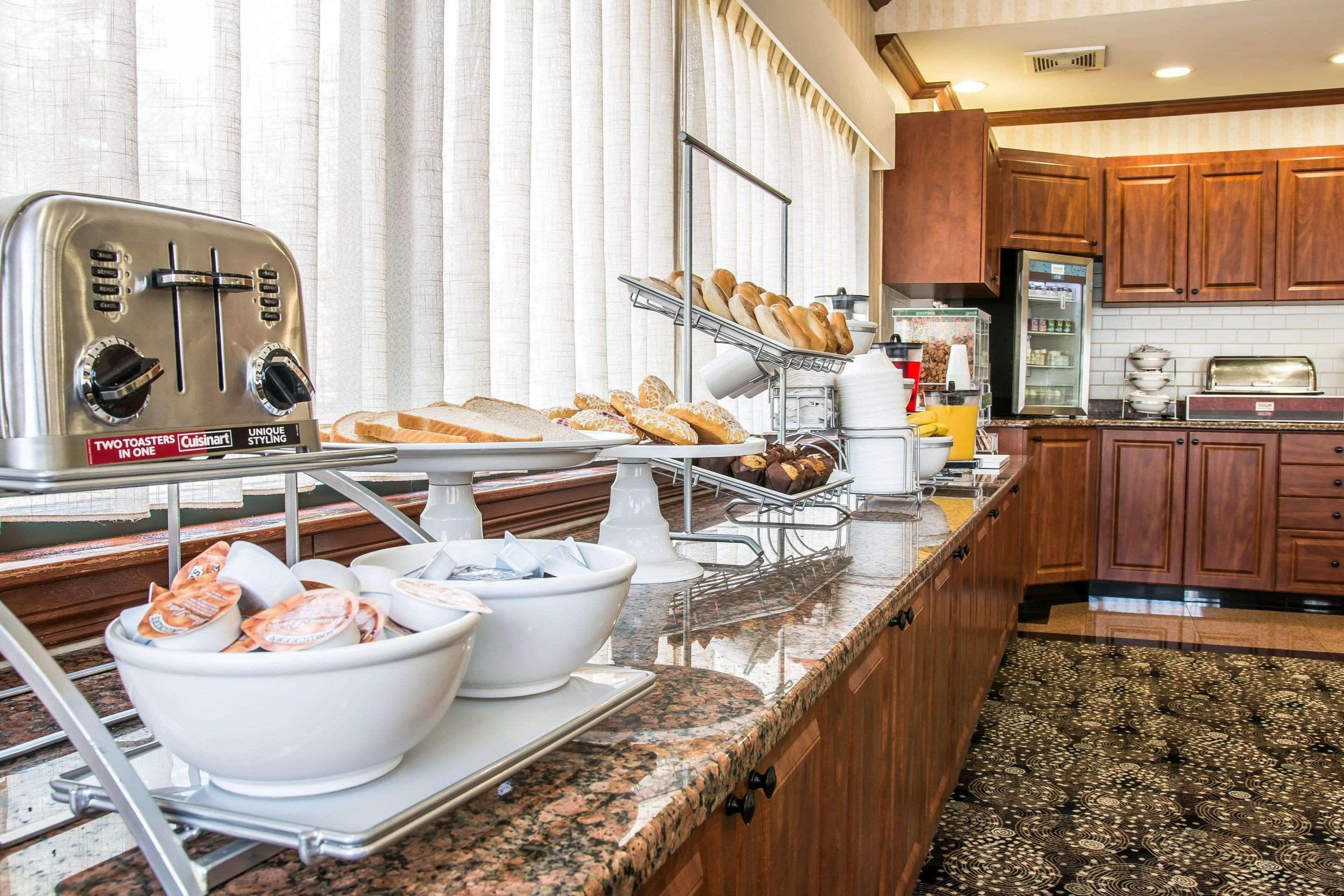Comfort Suites Canton - Detroit Ngoại thất bức ảnh