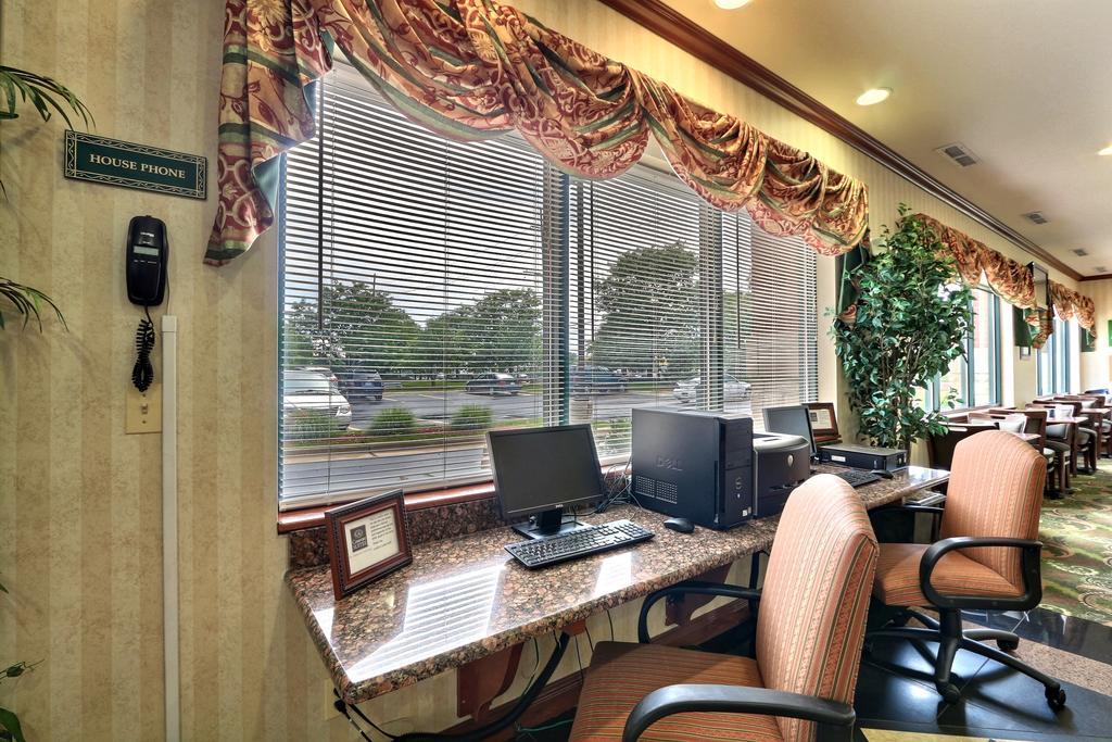 Comfort Suites Canton - Detroit Ngoại thất bức ảnh