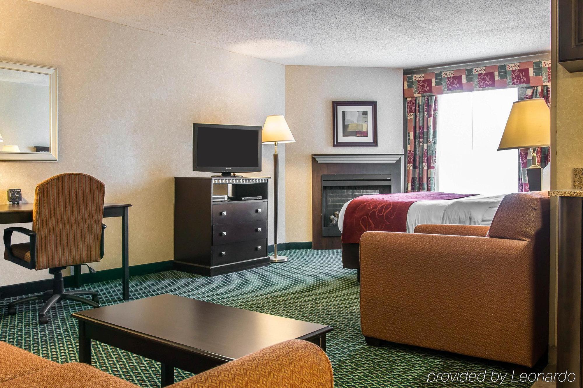 Comfort Suites Canton - Detroit Ngoại thất bức ảnh