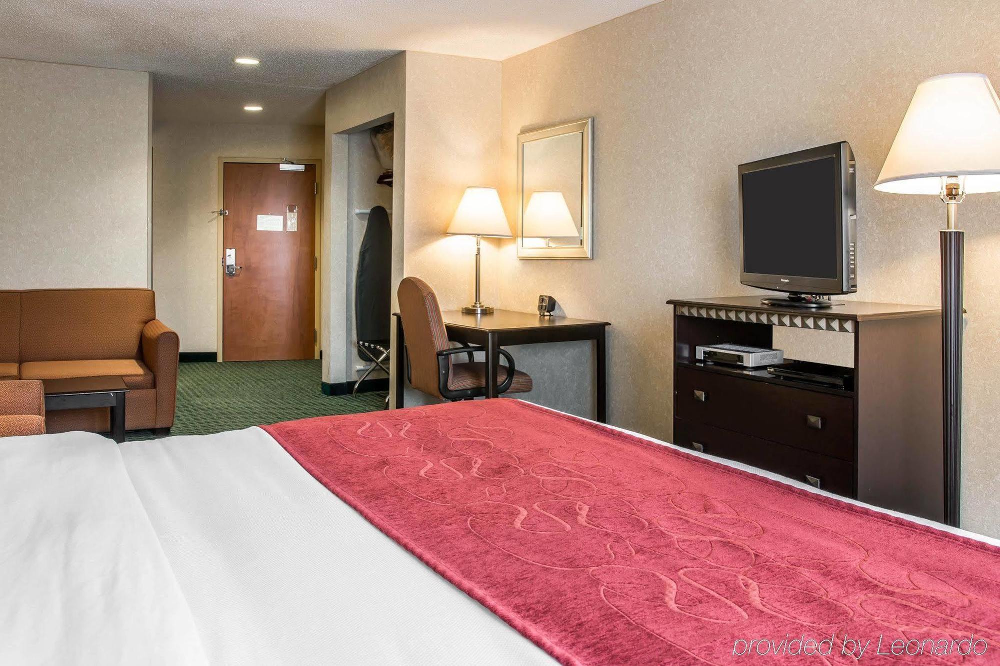 Comfort Suites Canton - Detroit Ngoại thất bức ảnh