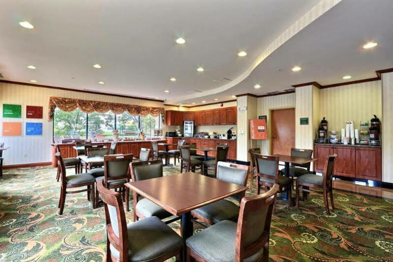 Comfort Suites Canton - Detroit Ngoại thất bức ảnh