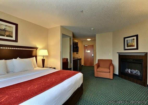 Comfort Suites Canton - Detroit Ngoại thất bức ảnh